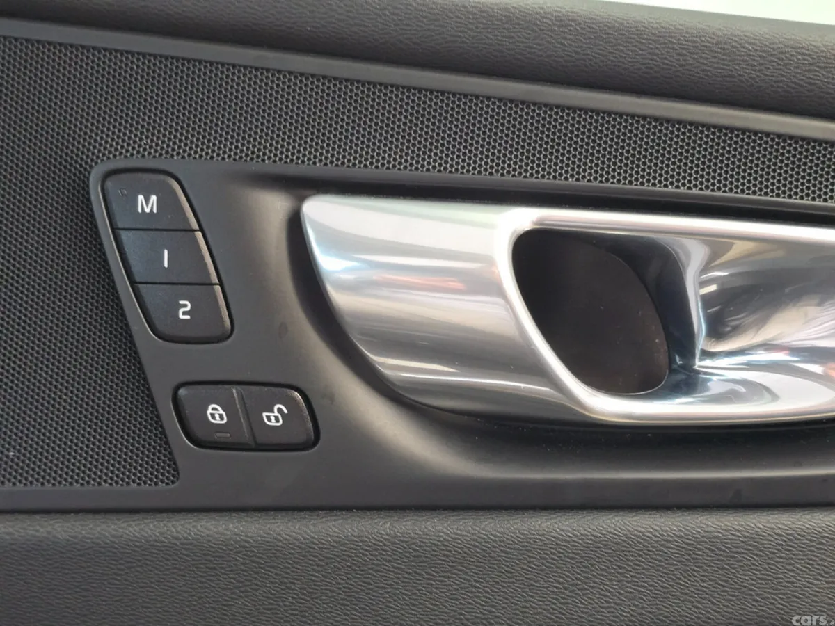Volvo XC60 SUV, Petrol Plug-in Hybrid, 2023, Grey