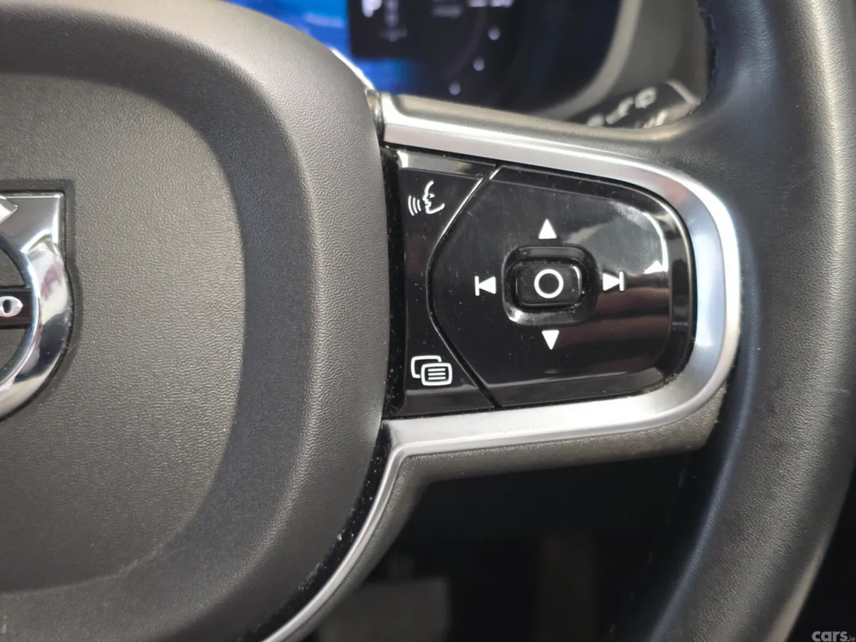 Volvo XC60 SUV, Petrol Plug-in Hybrid, 2023, Grey