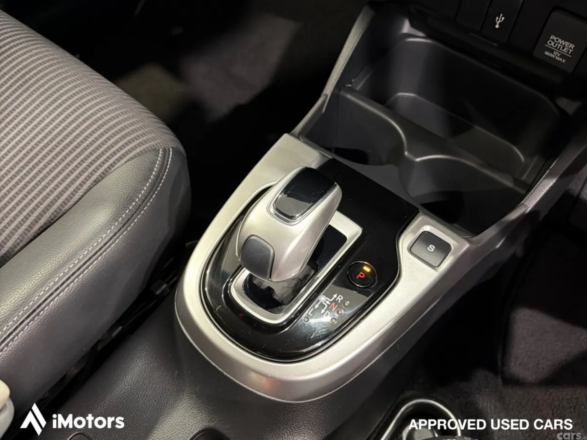 Honda Fit Hatchback, Petrol Hybrid, 2019, Blue