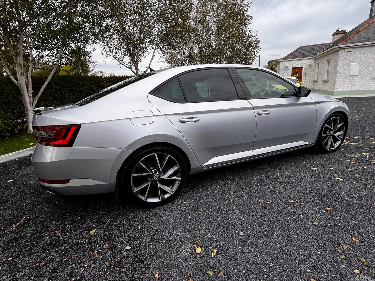 Skoda Superb Saloon, Diesel, 2019, Grey