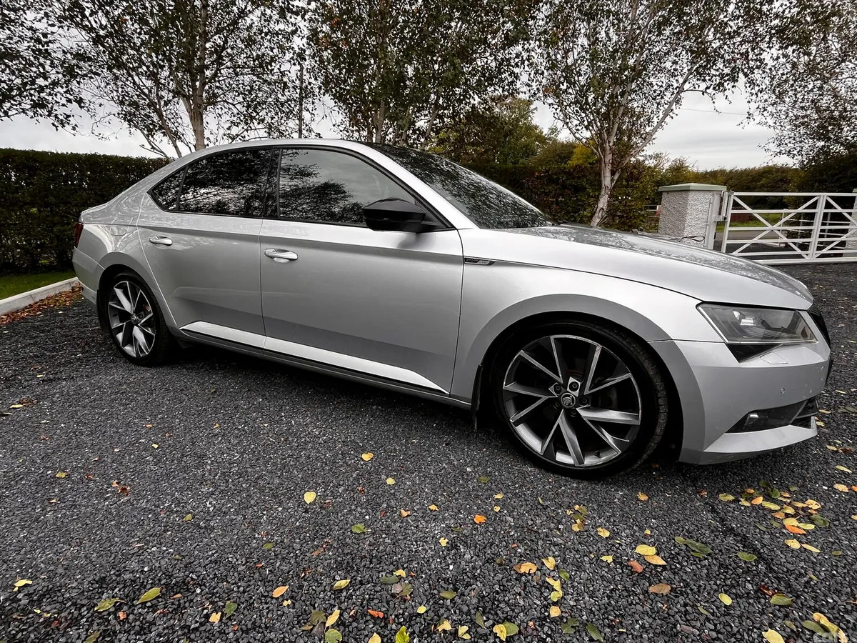 Skoda Superb Saloon, Diesel, 2019, Grey