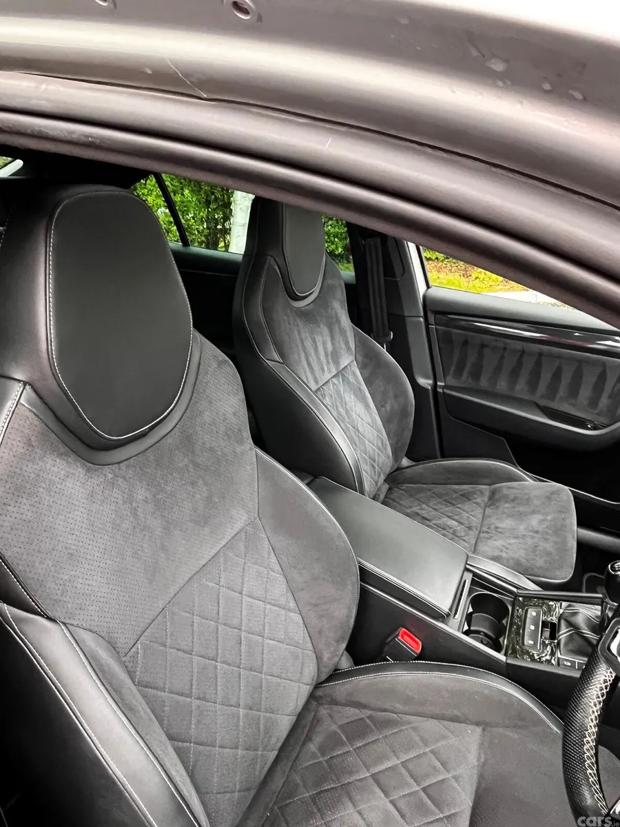Skoda Superb Saloon, Diesel, 2019, Grey
