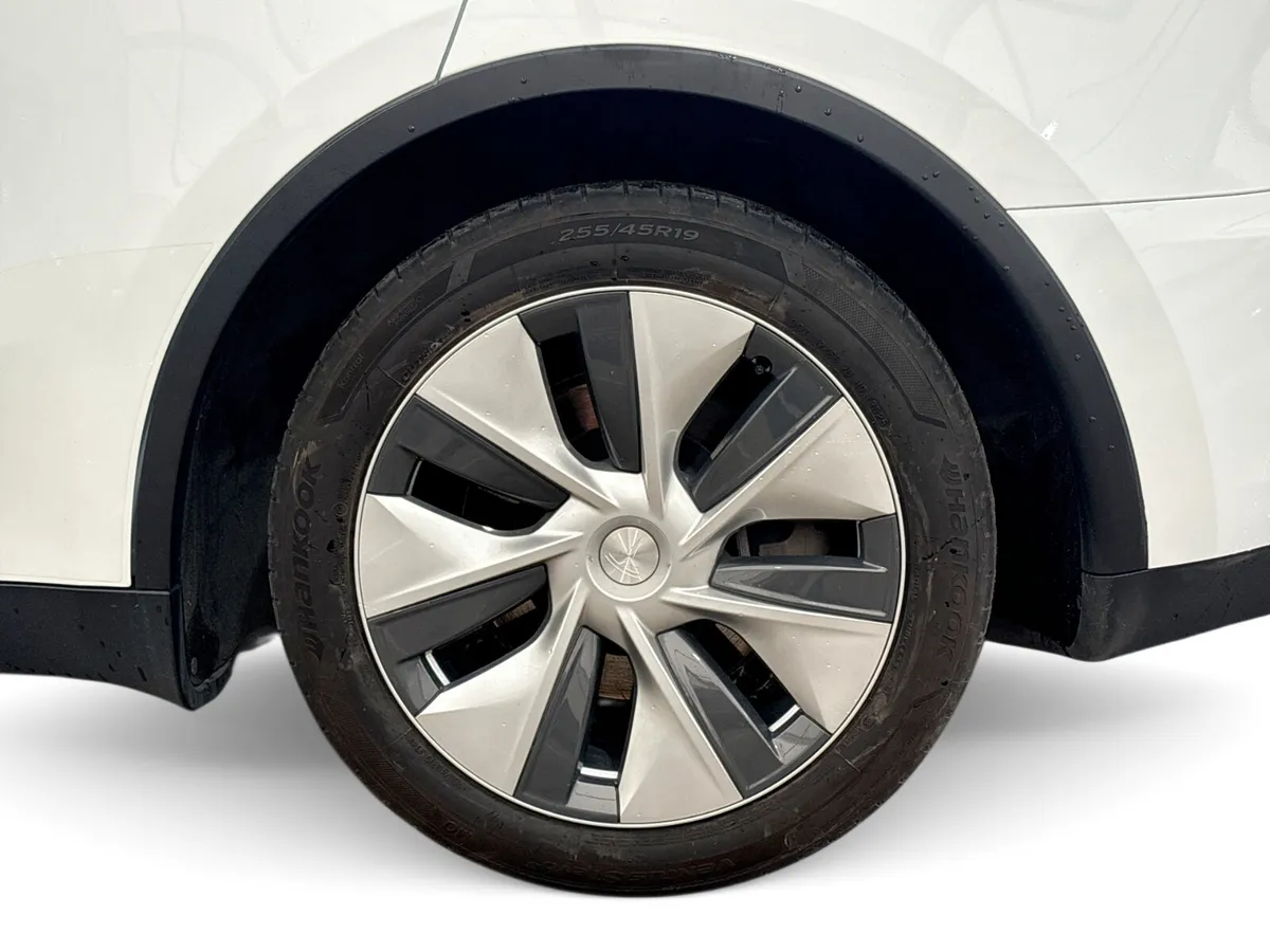Tesla Model Y MPV, Electric, 2023, White