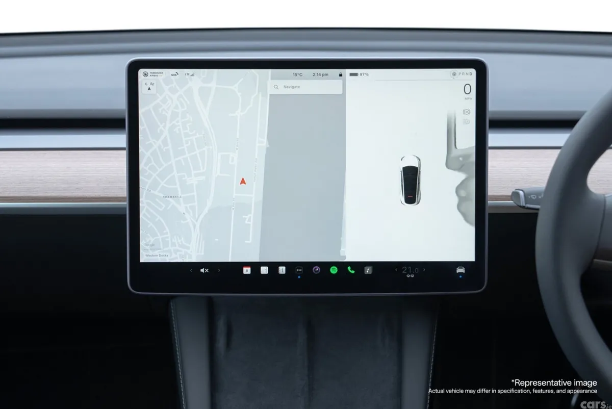 Tesla Model Y MPV, Electric, 2023, White