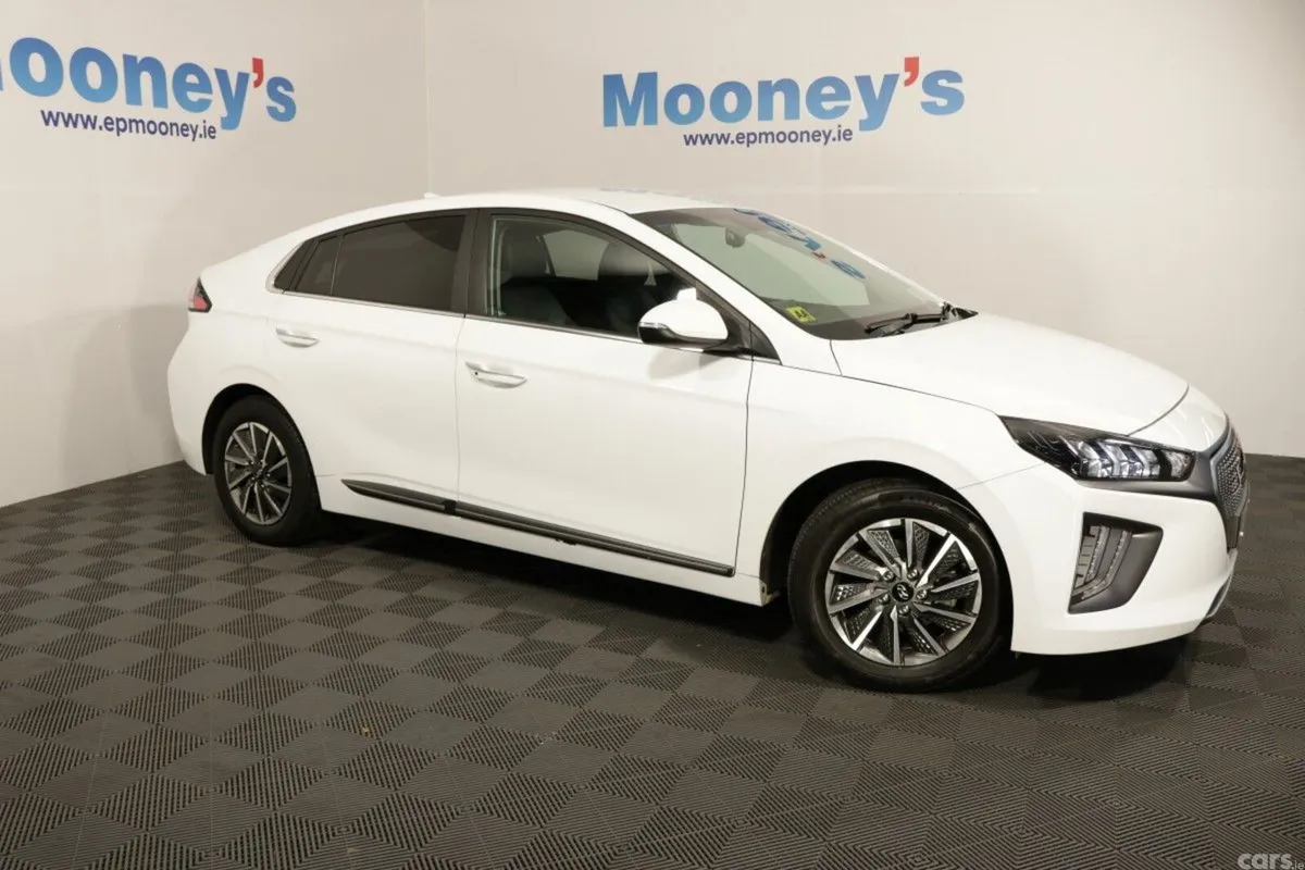 Hyundai IONIQ Hatchback, Electric, 2022, White