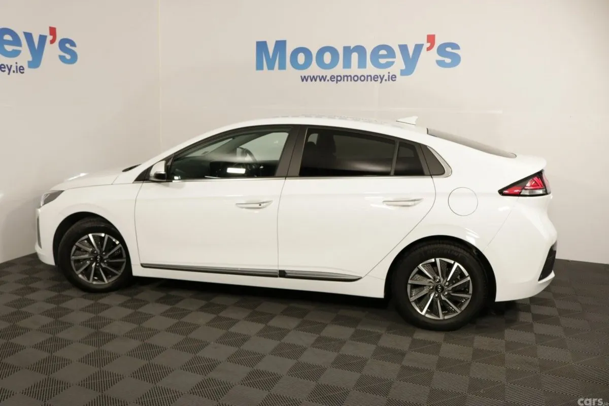 Hyundai IONIQ Hatchback, Electric, 2022, White