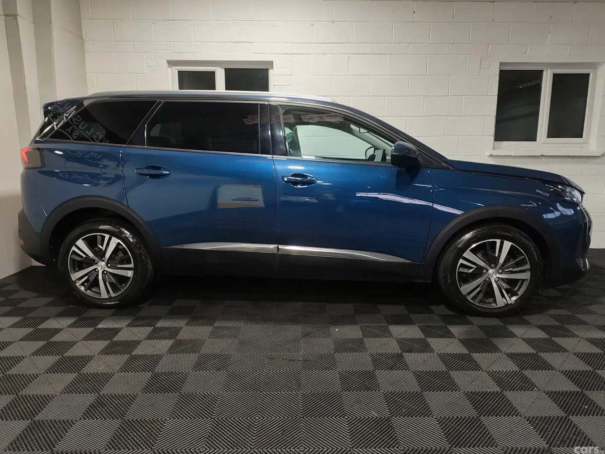 Peugeot 5008 MPV, Diesel, 2021, Blue