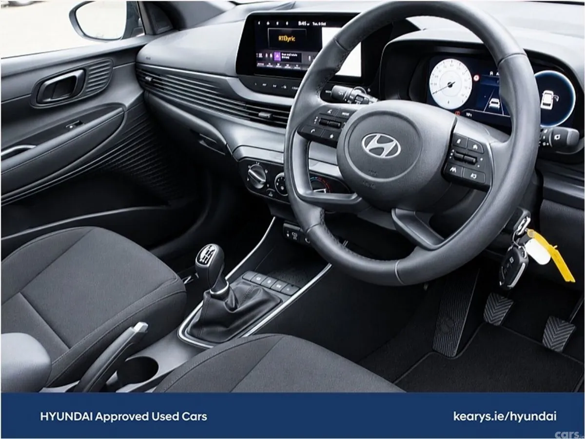 Hyundai i20 Hatchback, Petrol, 2027, Blue