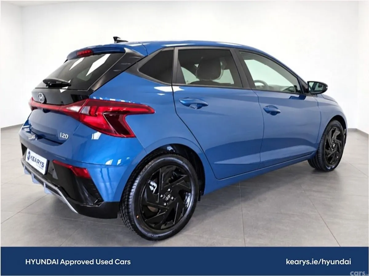 Hyundai i20 Hatchback, Petrol, 2027, Blue
