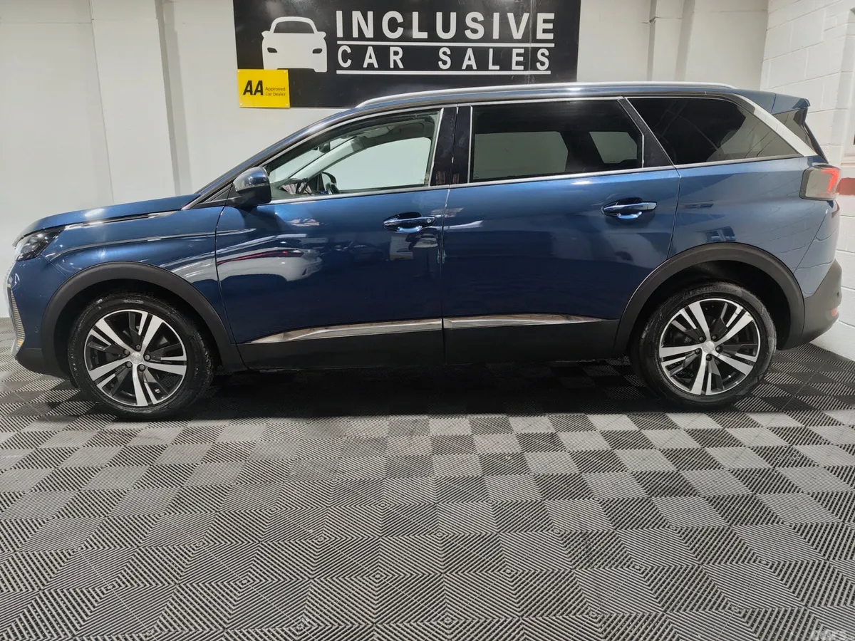 Peugeot 5008 MPV, Diesel, 2021, Blue