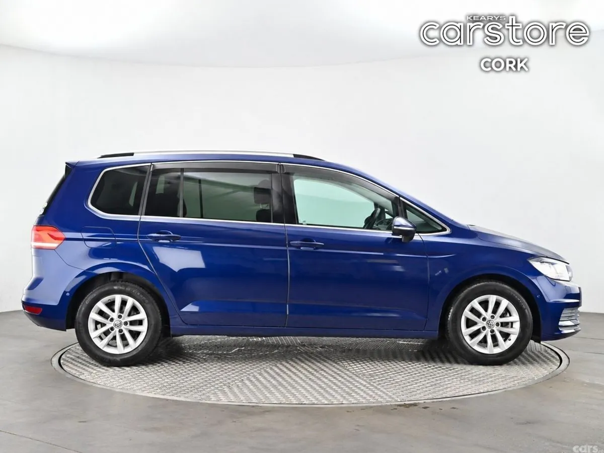 Volkswagen Touran MPV, Petrol, 2018, Blue