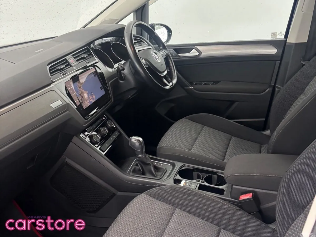 Volkswagen Touran MPV, Petrol, 2018, Blue