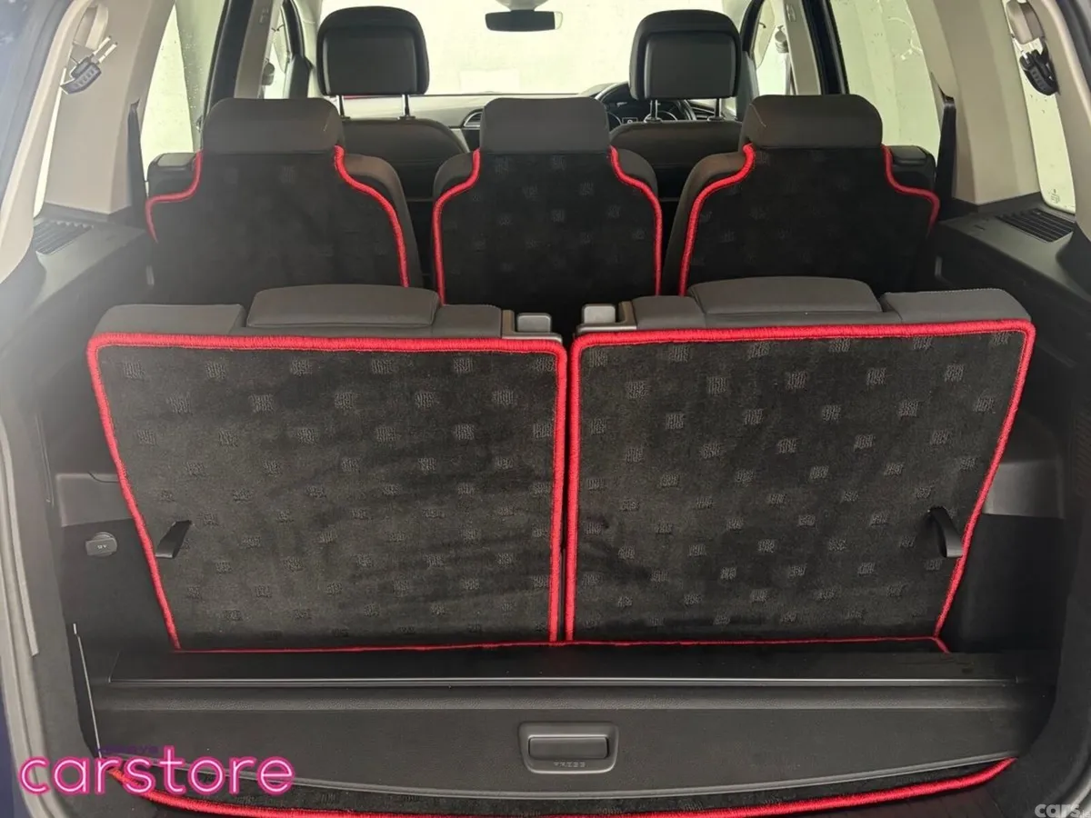 Volkswagen Touran MPV, Petrol, 2018, Blue