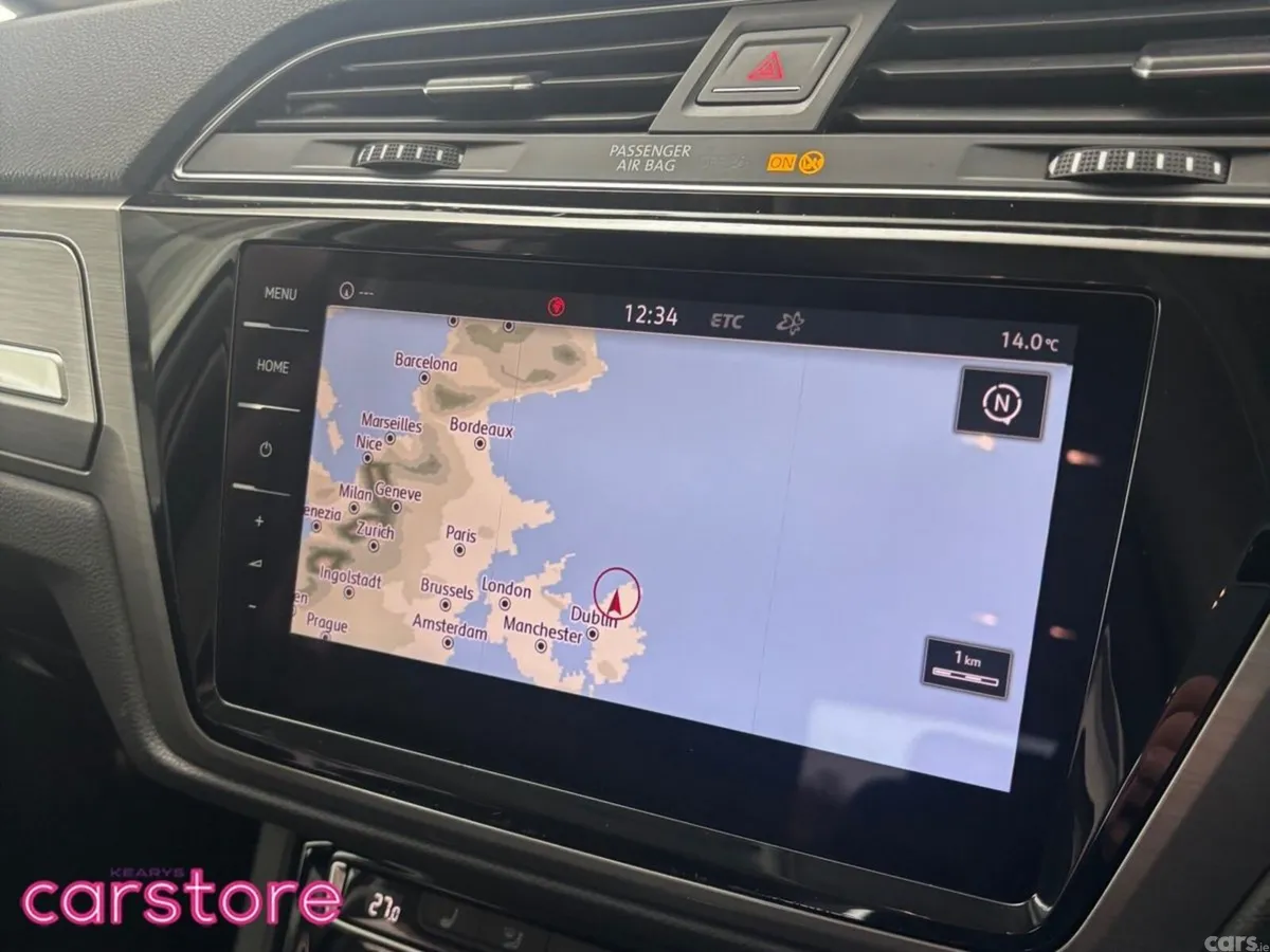 Volkswagen Touran MPV, Petrol, 2018, Blue