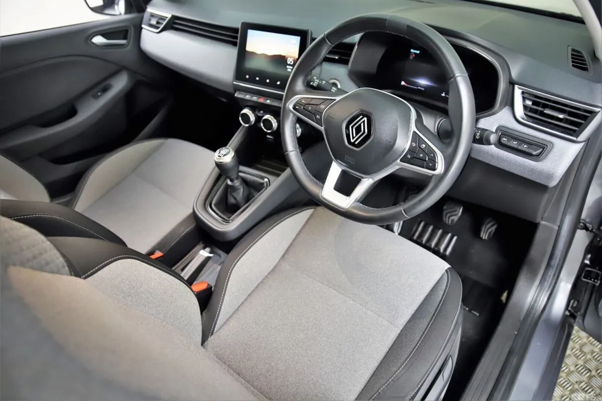 Renault Clio Hatchback, Petrol, 2024, Grey