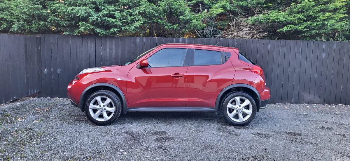 Nissan Juke SUV, Petrol, 2011, Red