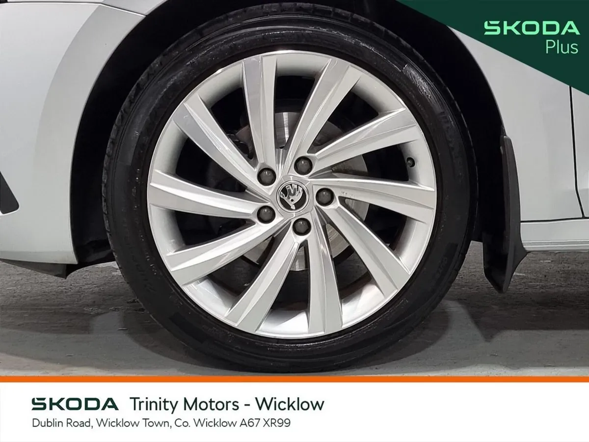 Skoda Octavia Saloon, Petrol, 2023, Silver