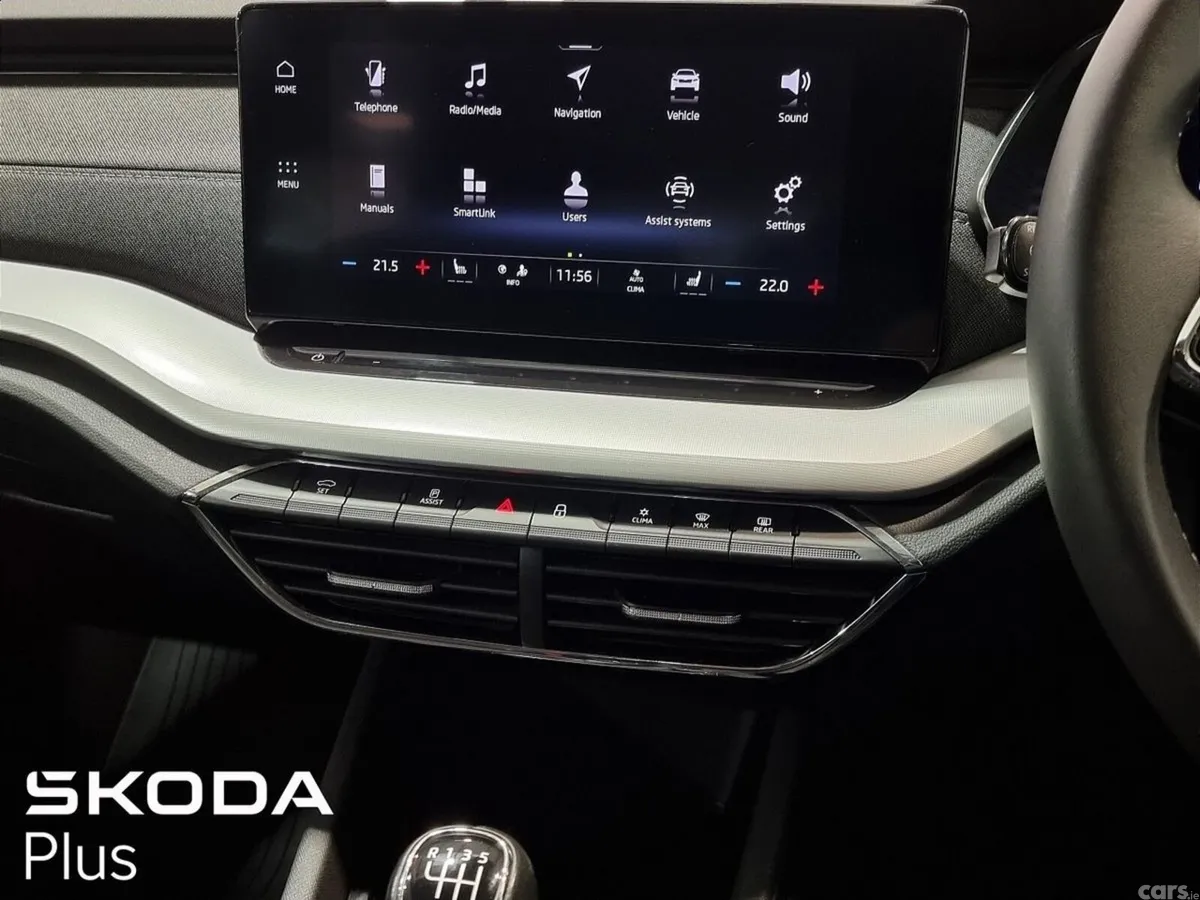 Skoda Octavia Saloon, Petrol, 2023, Silver