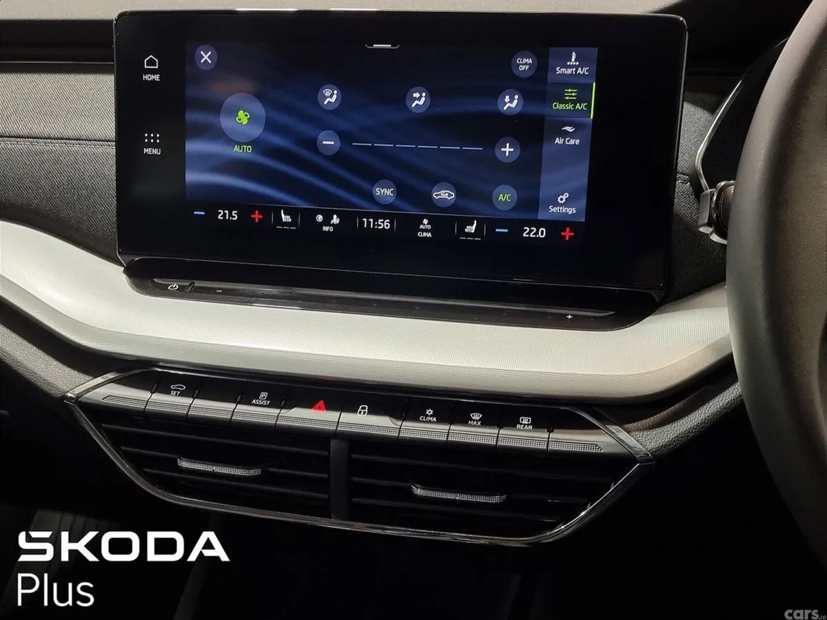 Skoda Octavia Saloon, Petrol, 2023, Silver