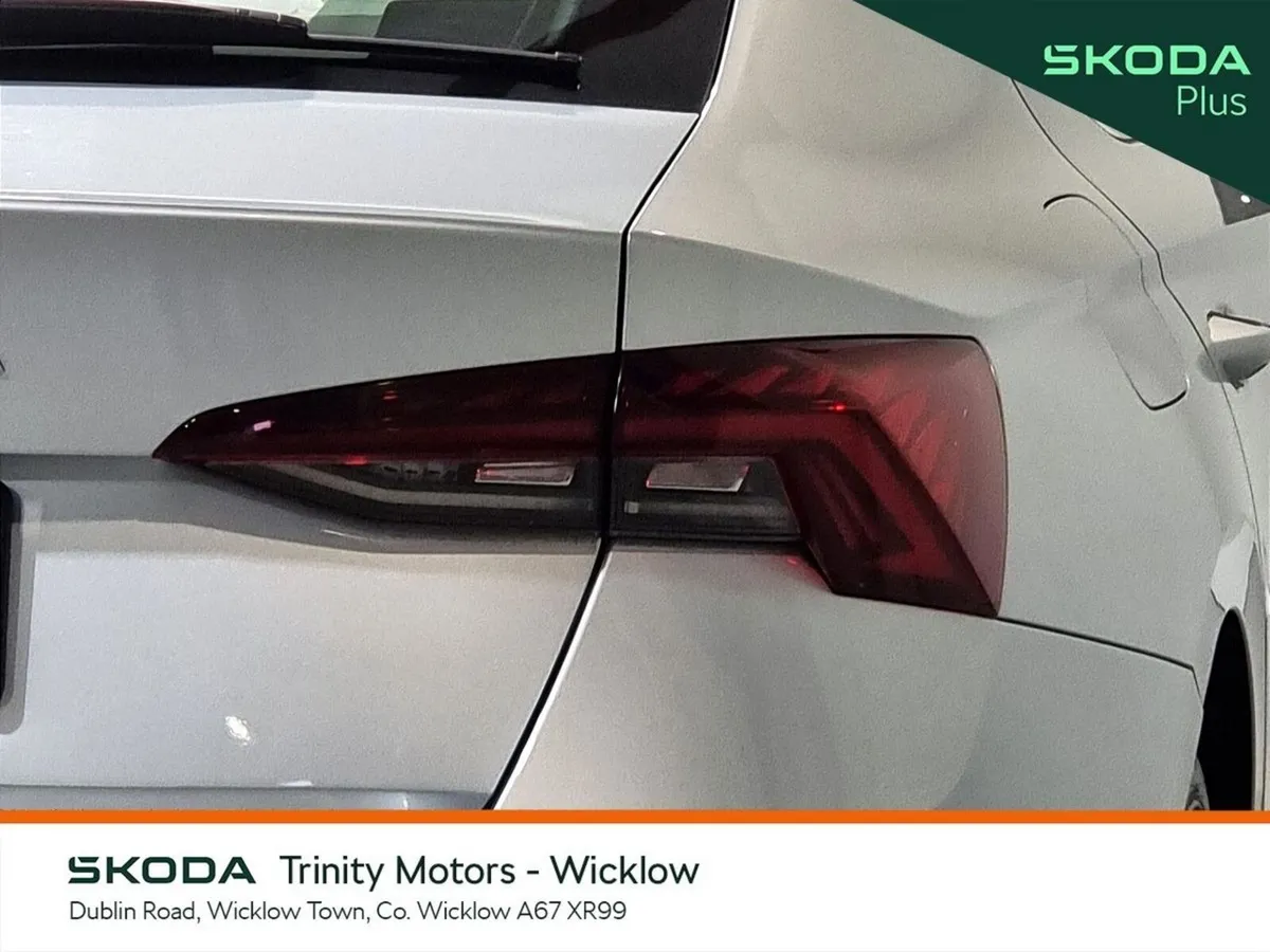 Skoda Octavia Saloon, Petrol, 2023, Silver