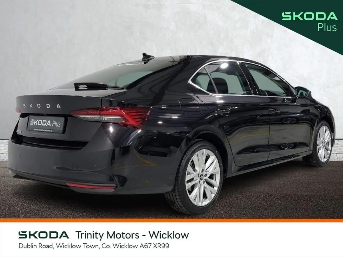 Skoda Octavia Saloon, Petrol, 2026, Black