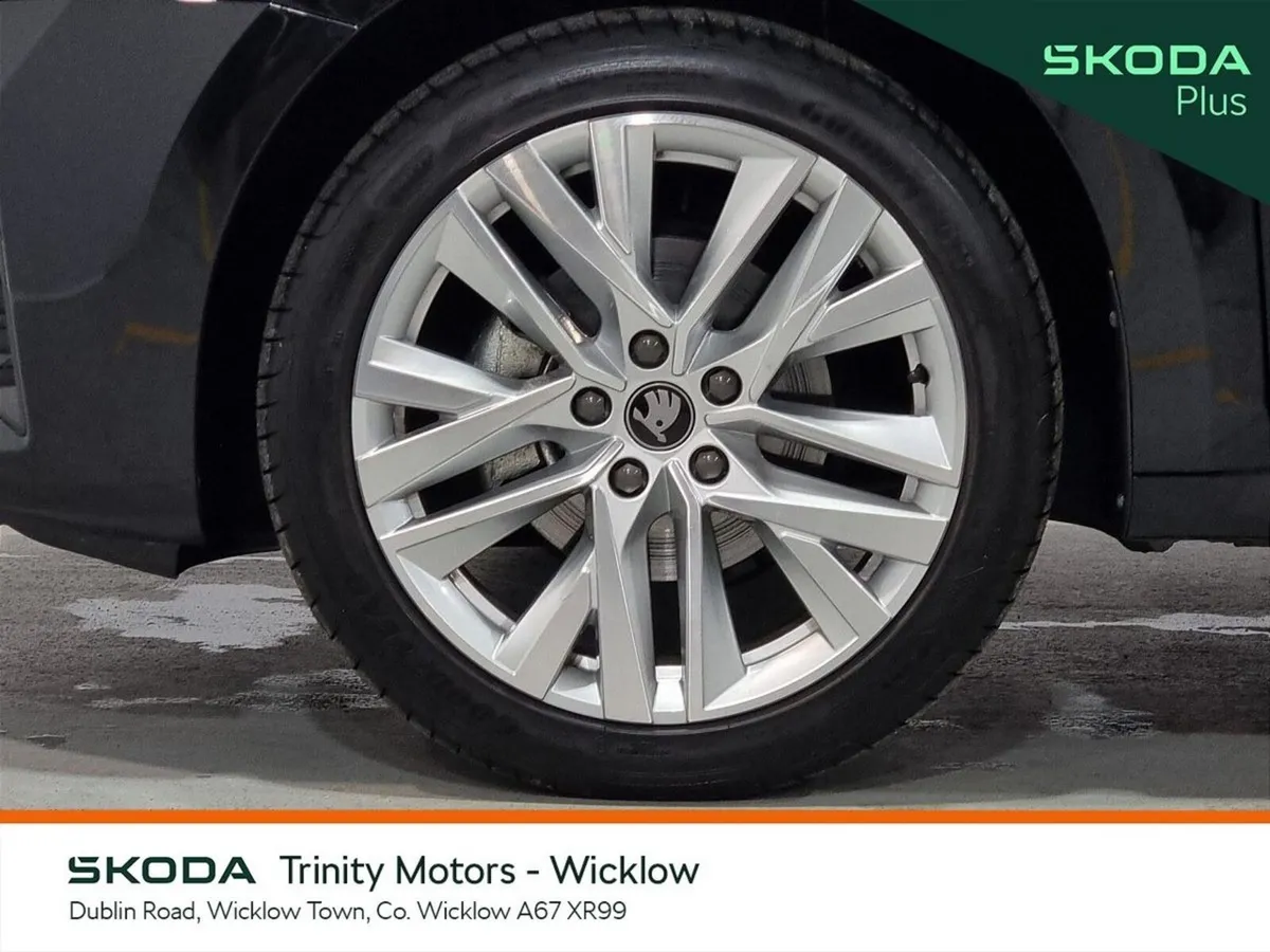 Skoda Octavia Saloon, Petrol, 2026, Black