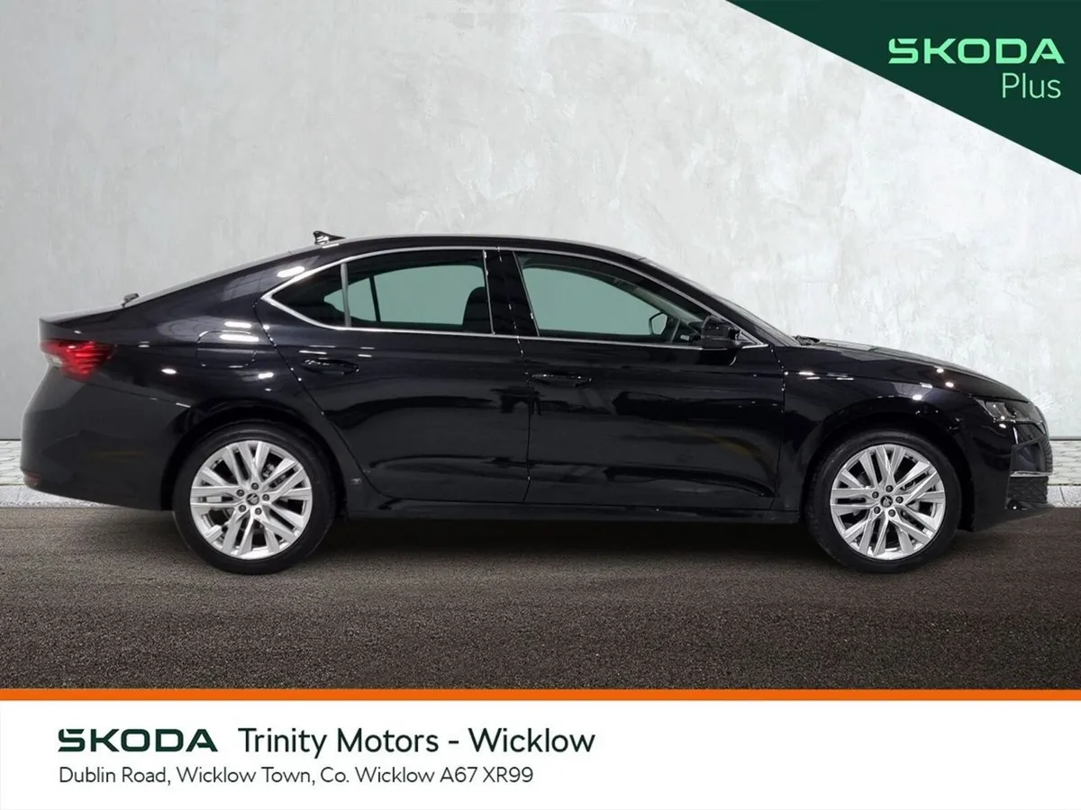 Skoda Octavia Saloon, Petrol, 2026, Black