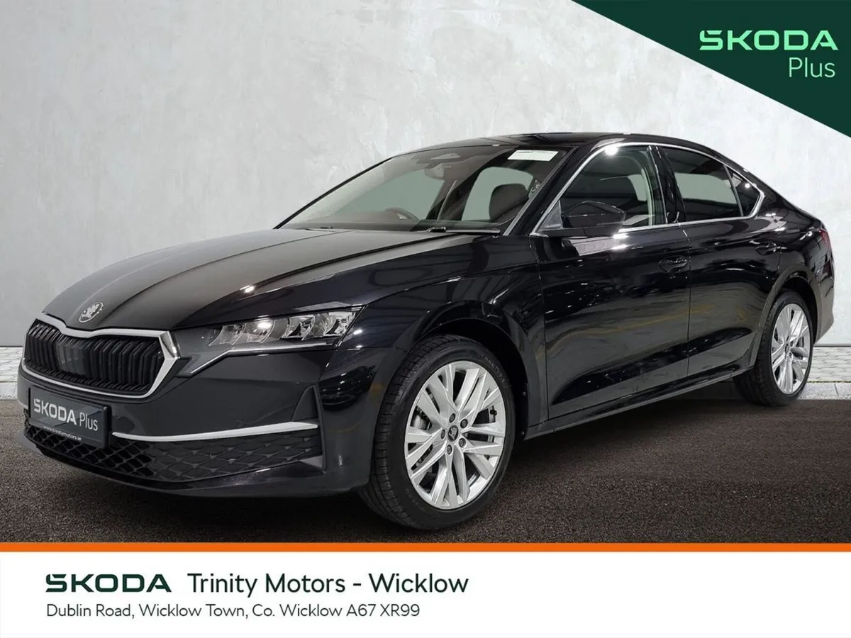 Skoda Octavia Saloon, Petrol, 2026, Black