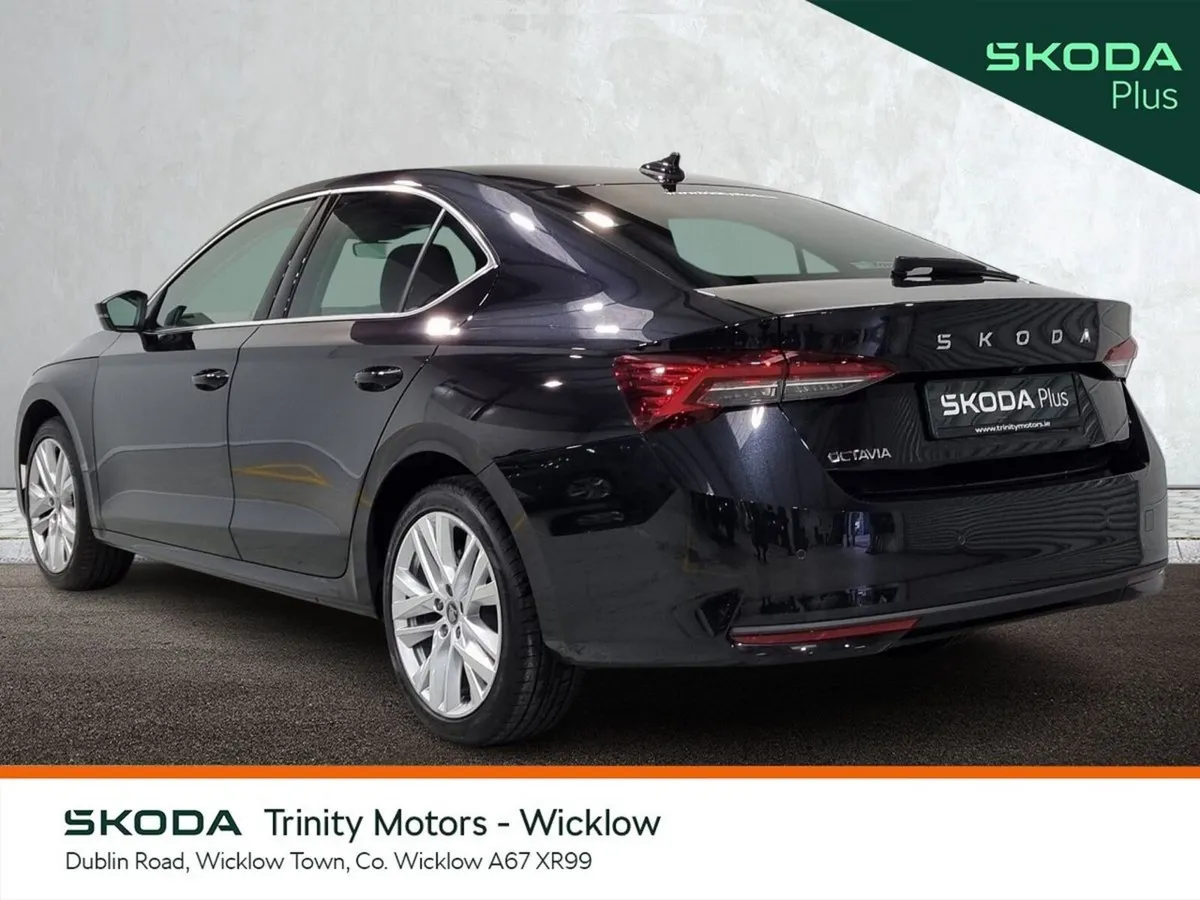Skoda Octavia Saloon, Petrol, 2026, Black