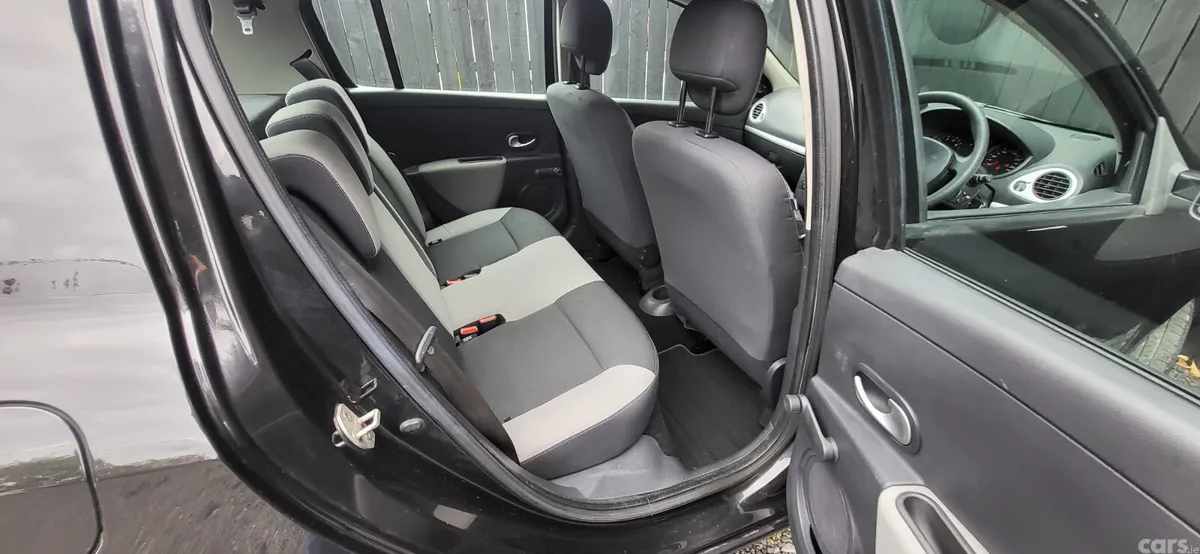 Renault Clio Hatchback, Petrol, 2012, Black
