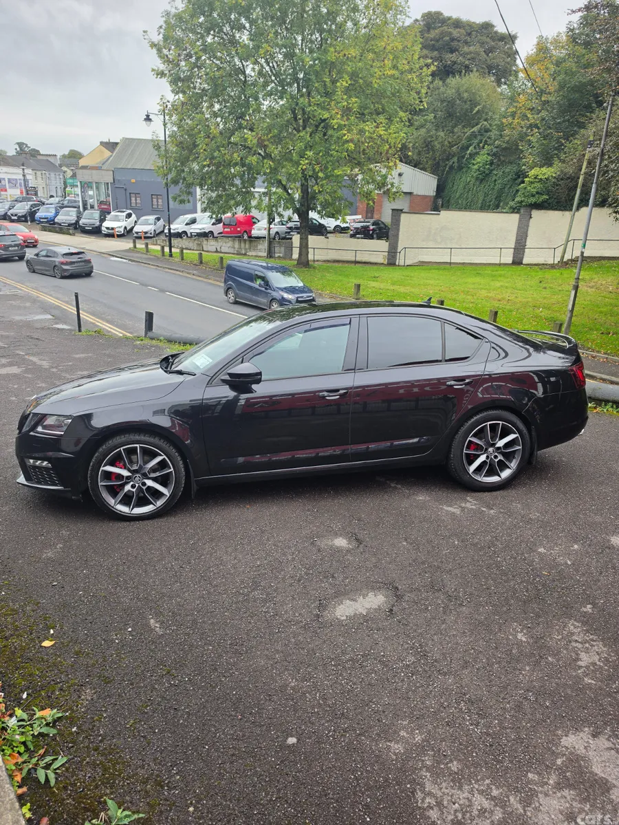 Skoda Octavia Saloon, Diesel, 2018, Black