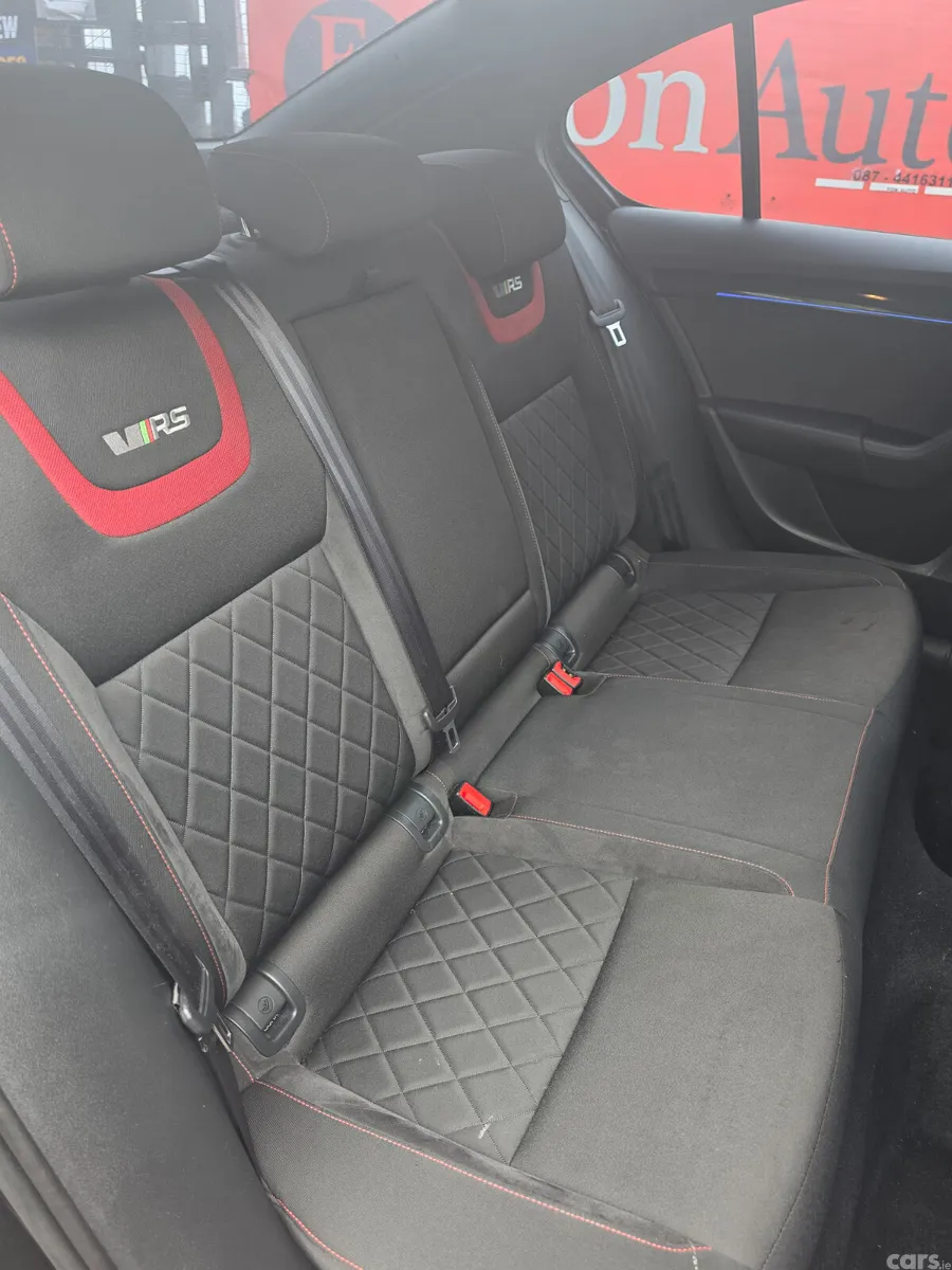 Skoda Octavia Saloon, Diesel, 2018, Black