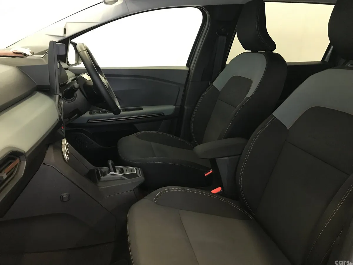Dacia Jogger MPV, Petrol Hybrid, 2026, Green