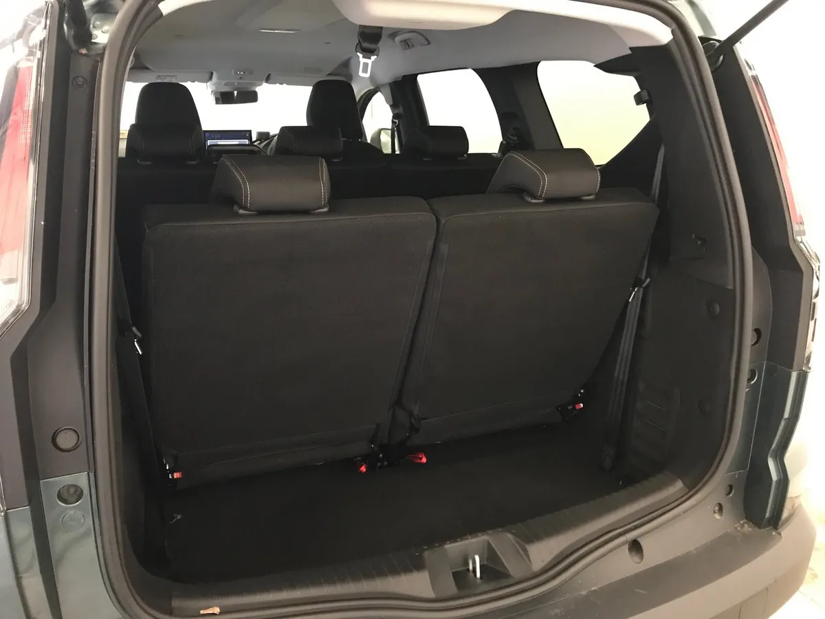 Dacia Jogger MPV, Petrol Hybrid, 2026, Green