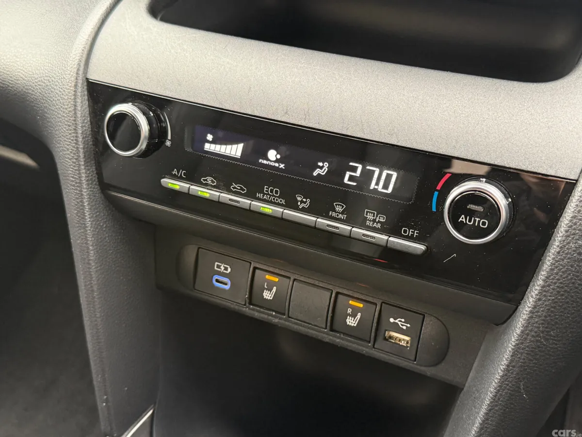 Toyota Yaris Cross SUV, Petrol Hybrid, 2023, Black