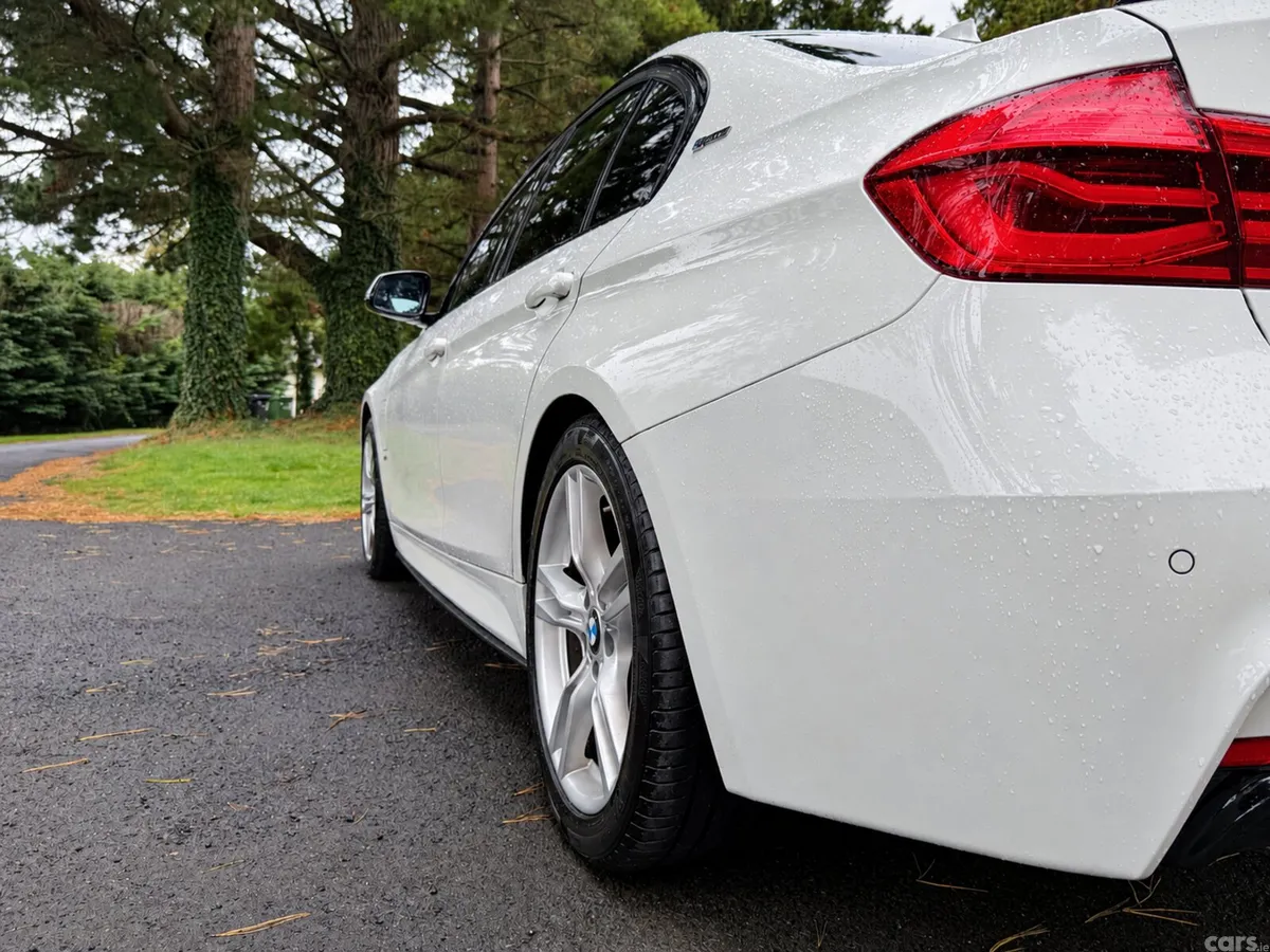 BMW 3-Series Saloon, Petrol Plug-in Hybrid, 2018, White