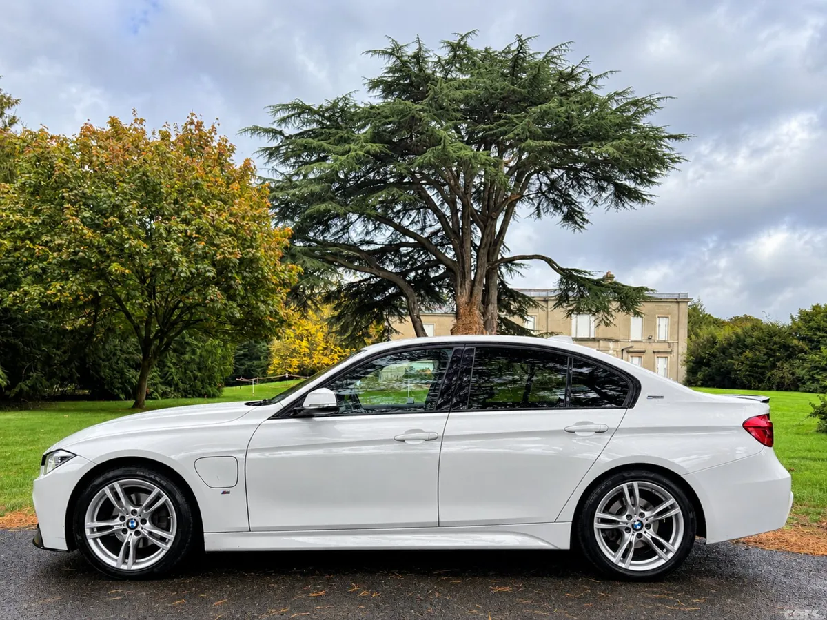 BMW 3-Series Saloon, Petrol Plug-in Hybrid, 2018, White