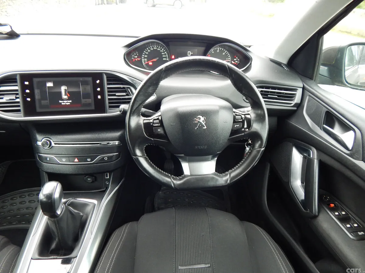 Peugeot 308 Hatchback, Diesel, 2014, Grey