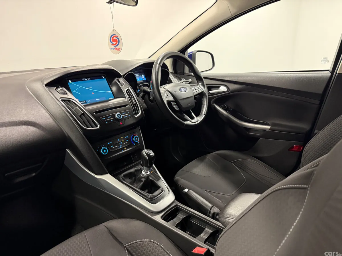 Ford Focus Hatchback, Diesel, 2017, Blue