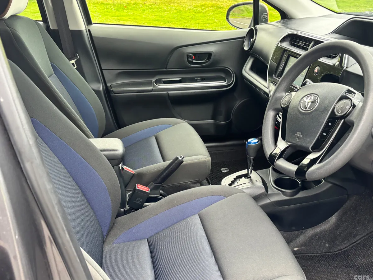 Toyota Aqua Hatchback, Petrol Hybrid, 2018, Grey