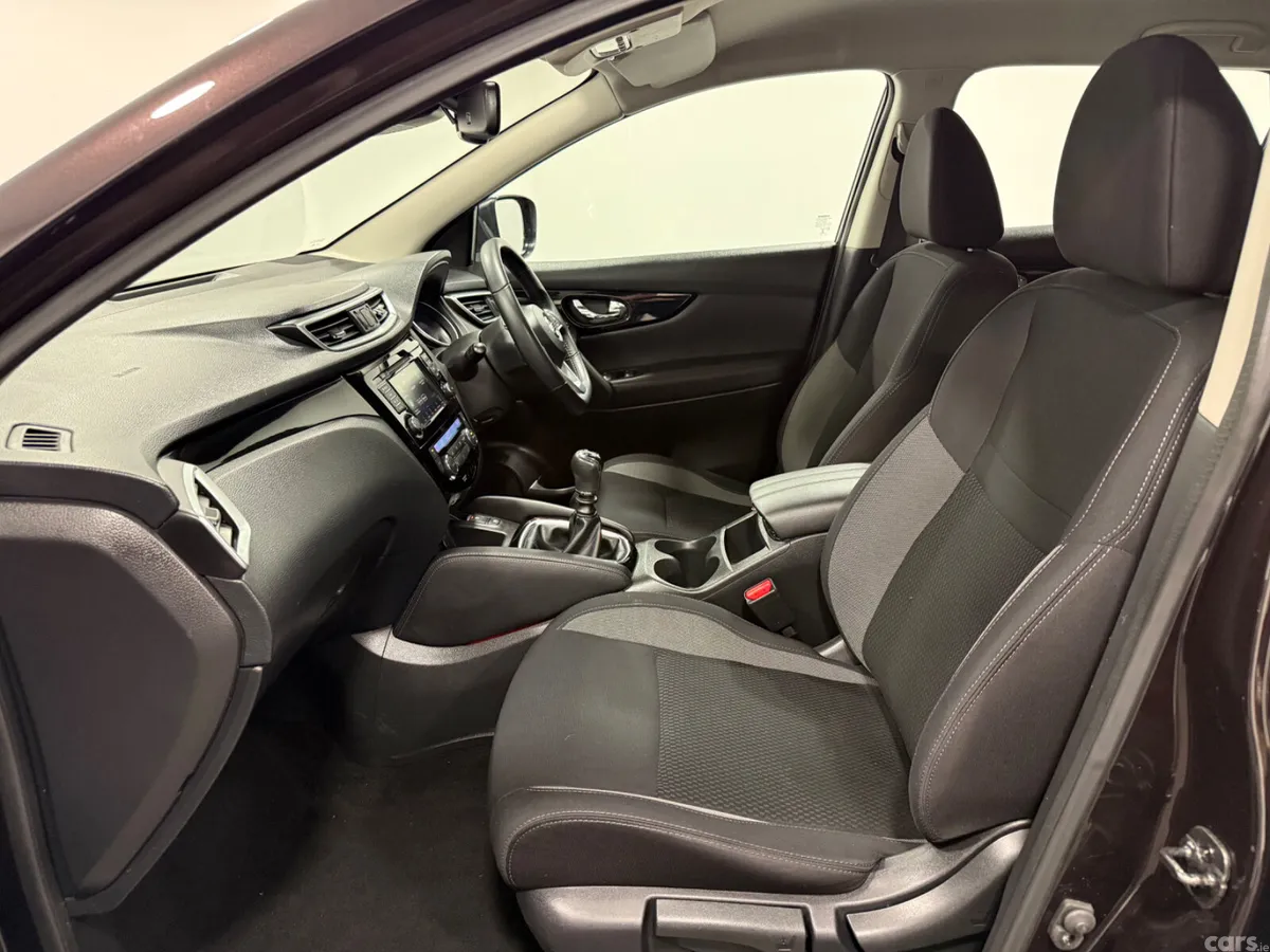 Nissan Qashqai SUV, Diesel, 2019, Black