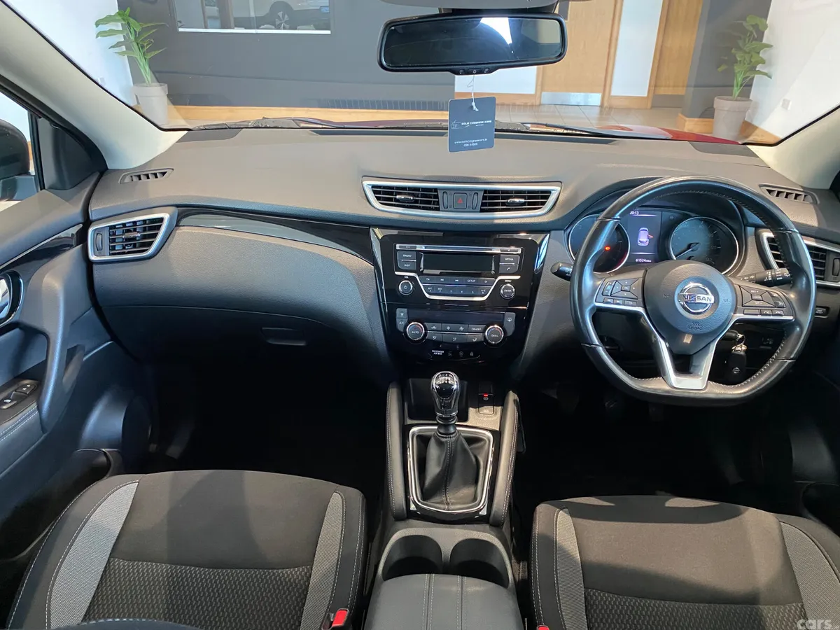 Nissan Qashqai Hatchback, Diesel, 2019, Red
