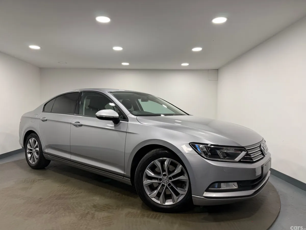 Volkswagen Passat Saloon, Diesel, 2018, Silver