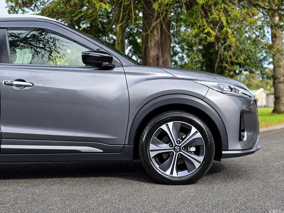 Nissan Juke SUV, Petrol Hybrid, 2021, Grey