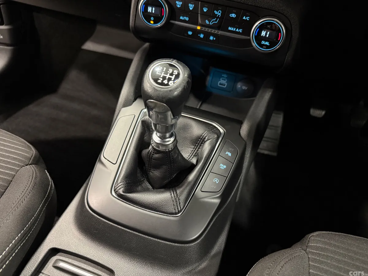 Ford Focus Hatchback, Diesel, 2022, Grey