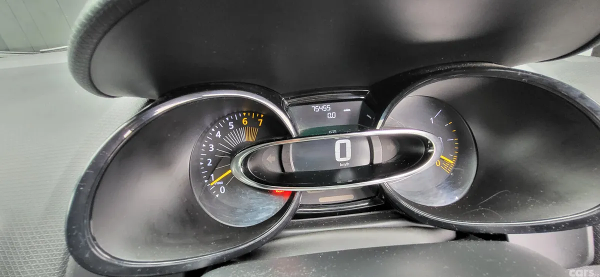 Renault Clio Hatchback, Petrol, 2015, White
