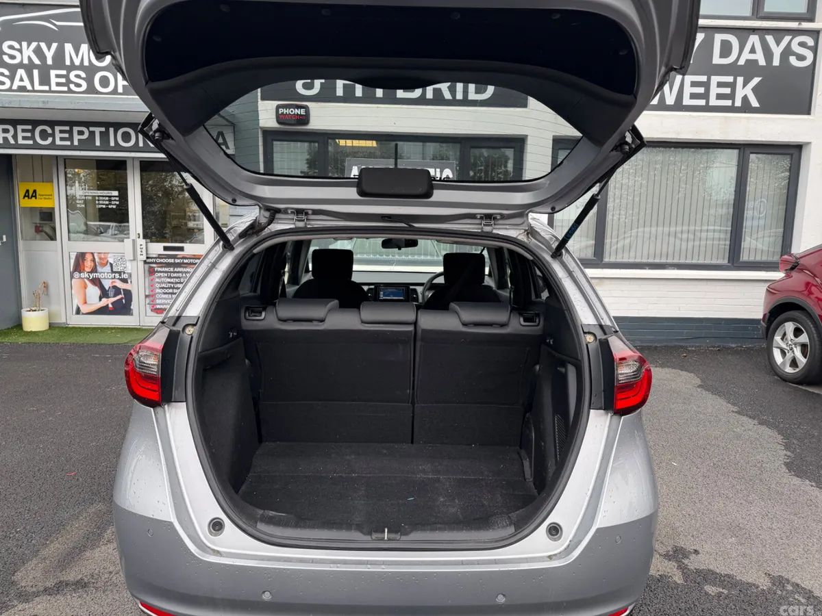 Honda Fit Hatchback, Petrol Hybrid, 2021, Silver