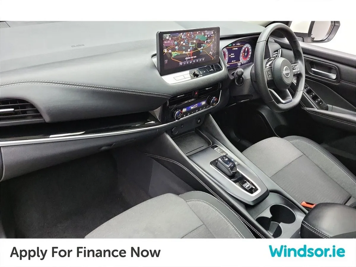 Nissan Qashqai MPV, Petrol Hybrid, 2024, White