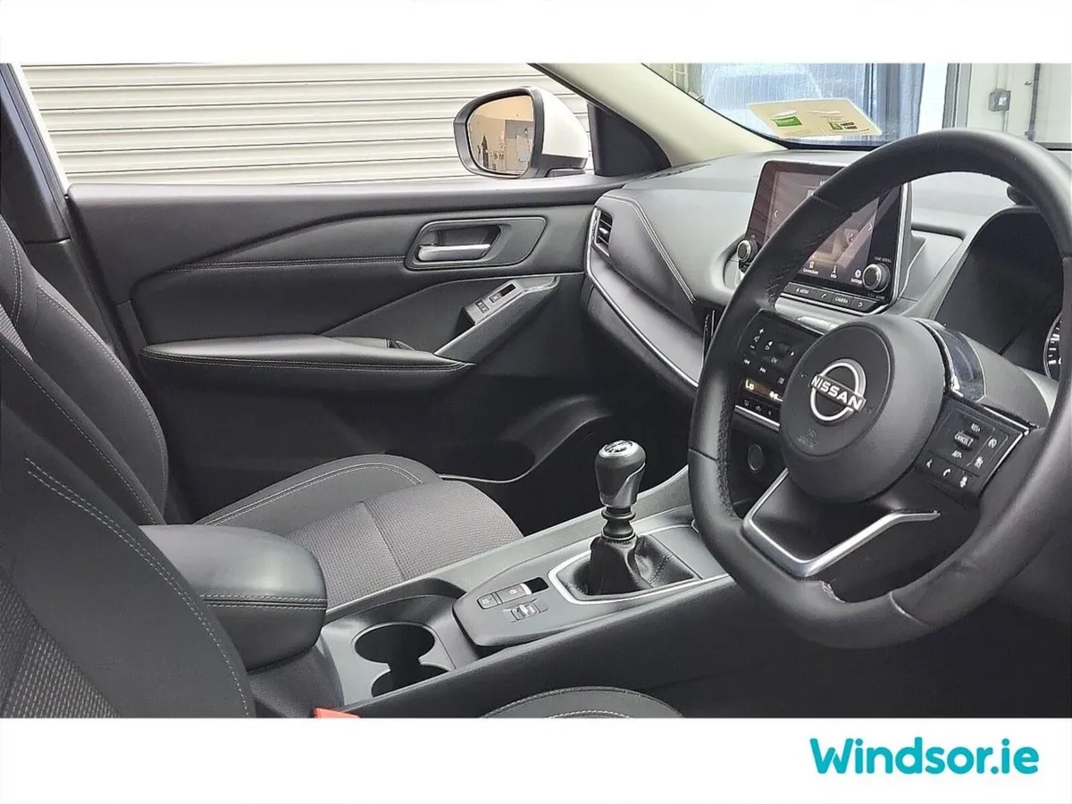 Nissan Qashqai MPV, Petrol, 2024, White