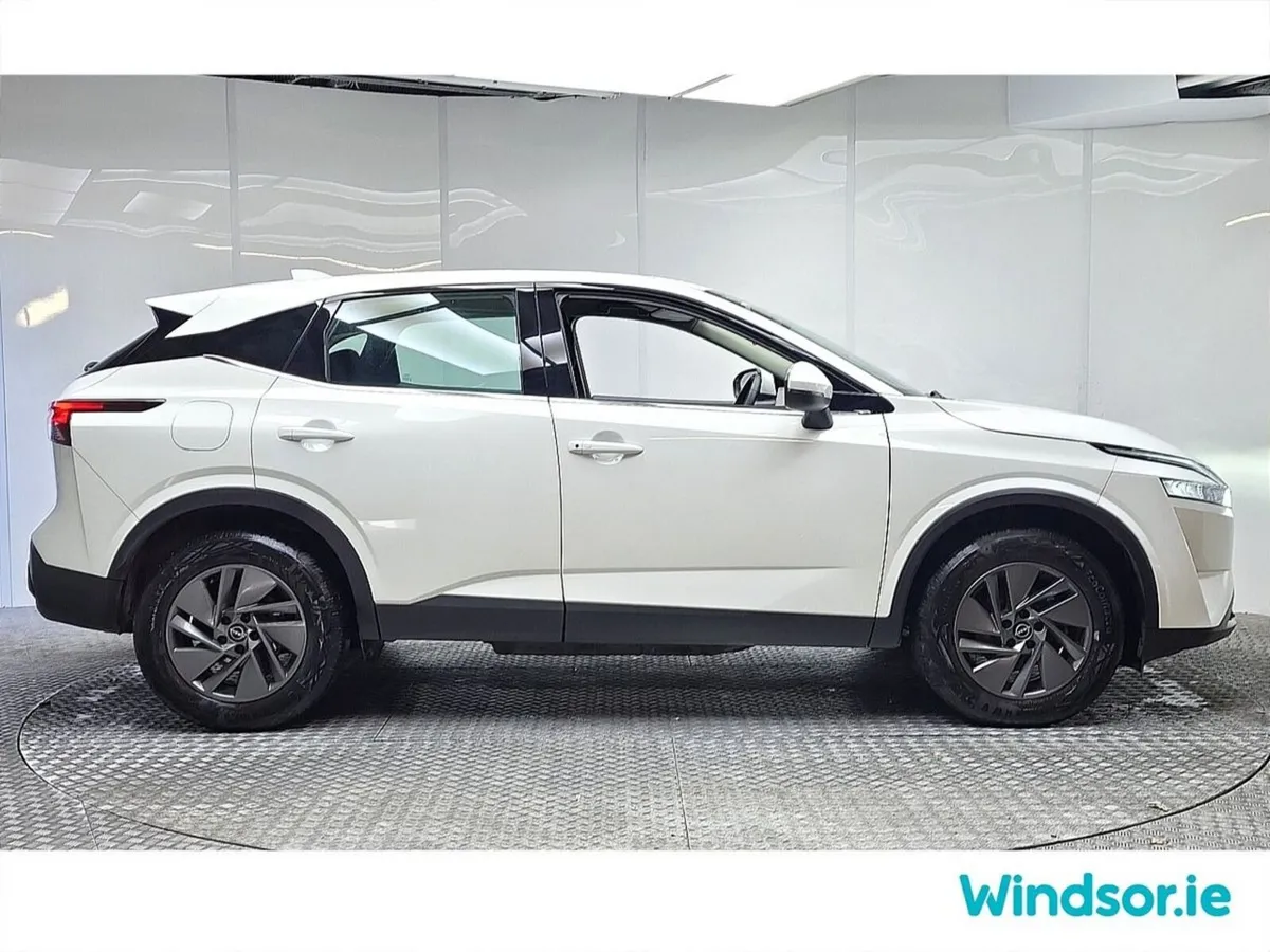 Nissan Qashqai MPV, Petrol, 2024, White